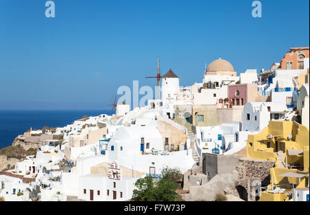 Griechenland, Santorini Insel, Oia, Panorama des Dorfes Stockfoto