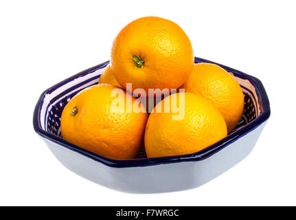 Haufen von Orangen in der Schale Stockfoto