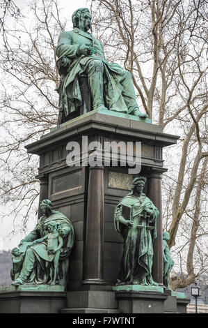 Statue von Deák Ferenc Szechenyi Istvan ter, Budapest, Ungarn Stockfoto