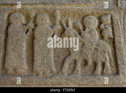 Vorromanischen Kunst. Spanien. Galizien. Kirche San Gines in Francelos. Gebaute ca. 900. Haupteingang. Rechten Seite. Relief Darstellung der Einzug Jesu in Jerusalem. Stockfoto