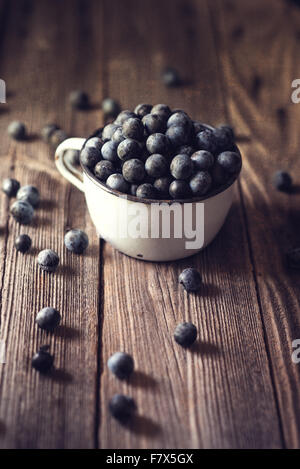 Tasse Heidelbeeren Stockfoto