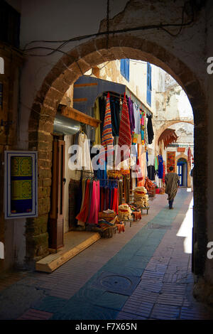 Traditionelle Berber-Geschäfte in der Medina von Essaouira, Marokko Stockfoto