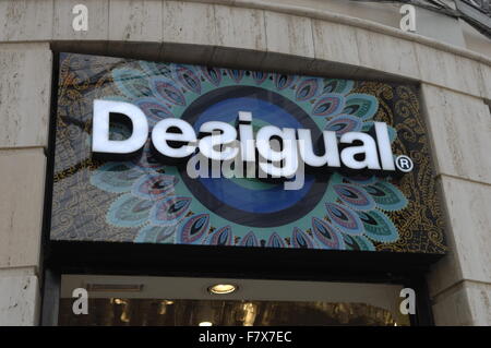 Desigual kleiden-Shop in Malaga Zentrum Stockfoto