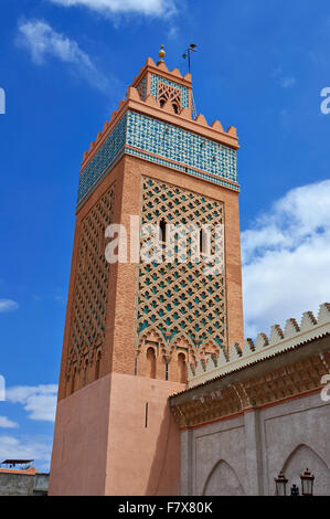 Quadratische Minarett der Almohaden Moschee von Kasba, Marrakesch, Marokko Stockfoto