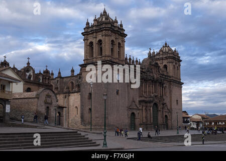 Cuzco Kathedrale, mit dem Bau im 16. Jahrhundert auf der Grundlage von Viracocha Inca Palast. Stockfoto