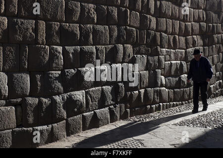 Inka-Mauern in Hatunrumiyoc Street, nahe den Hauptplatz in Cuzco Stockfoto