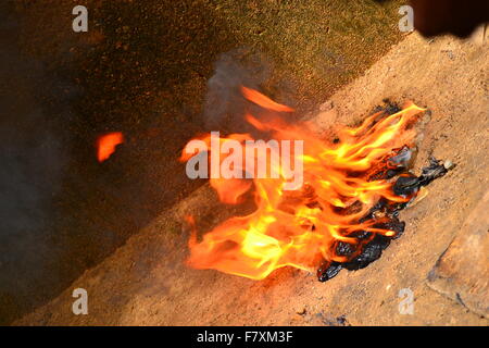 Feuer bei der vollständigen Verbrennung Stockfoto