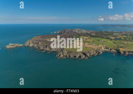 Luftaufnahmen der South Stack Leuchtturm auf Anglesey, Wales Stockfoto