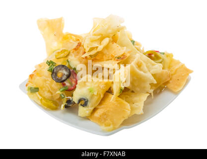 Nachos mit Paprika und Oliven Stockfoto