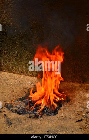 Feuer bei der vollständigen Verbrennung Stockfoto