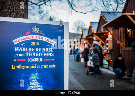 Longueuil, Kanada - 22. Dezember 2015. Christmas Market statt in einem Park. Mehr als fünfzig Anbieter präsentieren. Hier ist dem Ortseingangsschild. Stockfoto
