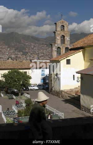 San Blas Platz, Platz in der Nachbarschaft mit dem gleichen Namen, eines der am meisten böhmischen Orte in Cuzco. Stockfoto