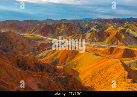 Coloful Formen in der Provinz Gansu Zhanhye Danxie Geo Park, China, erodiert Ballands in Muliple Farben Stockfoto