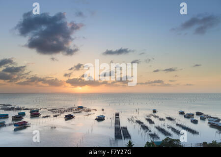 Sonnenuntergang über Songkhla-See im Süden Thailands Stockfoto