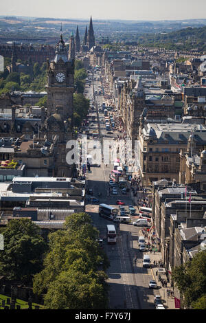 Sommer an der Princes Street vom Calton Hill, Edinburgh, Schottland. Stockfoto