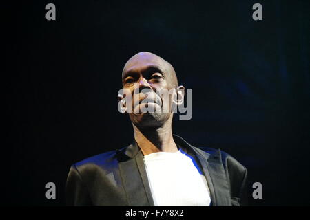 Barclaycard Arena, Birmingham, UK. 2. Dezember 2015. Maxi Jazz tritt mit Faithless. Dies ist ihre 20. Jubiläums-Tour der vier Termine im Vereinigten Königreich fördern ihr neue Album 2.0 und Gigs zu kommen sind in London und Manchester. Bildnachweis: Terry Mason/Alamy Live-Nachrichten Stockfoto