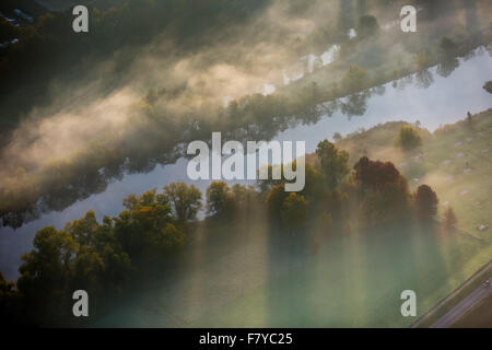 Ruhr-Viadukt über die Ruhr, Bundesautobahn A52, Nebel im Herbst, Mülheim, Mintard, Ruhr district, North Rhine-Westphalia, Deutschland Stockfoto