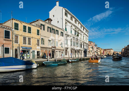 Canale di Cannaregio, Palazzo Surian Bellotto, 17. Jahrhundert, Cannaregio, Venedig, Italien Stockfoto