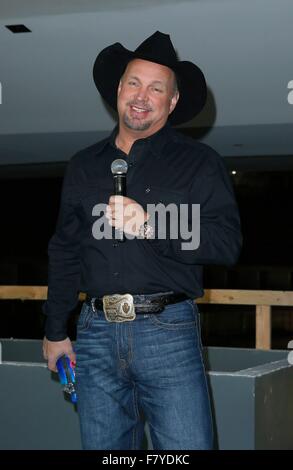 Las Vegas, NV, USA. 3. Dezember 2015. Garth Brooks auf der Pressekonferenz für Garth Brooks kündigt Konzertreise in Las Vegas, Las Vegas Arena, Las Vegas, NV 3. Dezember 2015. Bildnachweis: MORA/Everett Collection/Alamy Live-Nachrichten Stockfoto