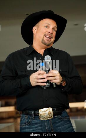 Las Vegas, NV, USA. 3. Dezember 2015. Garth Brooks auf der Pressekonferenz für Garth Brooks kündigt Konzertreise in Las Vegas, Las Vegas Arena, Las Vegas, NV 3. Dezember 2015. Bildnachweis: MORA/Everett Collection/Alamy Live-Nachrichten Stockfoto