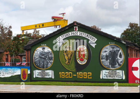 UDA UVF Wandbild Newtownards Road East Belfast Nordirland Harland und wolff Stockfoto