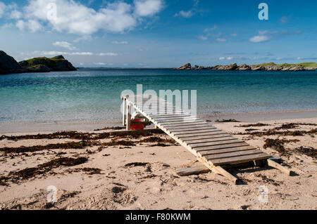 Eine Mobile Rampe am Strand von Port ein Eilein auf der Insel Handa, Sutherland, Schottland landen. August. Stockfoto