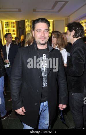 Handeln Sie jetzt Jugend Award 2015 (Auma Obama Gala) im Friedrichstadtpalast Mitte mit: Sebastian Hämer Where: Berlin, Deutschland bei: 2. November 2015 Stockfoto