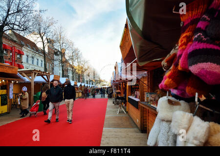 Brüssel, Belgien. 3. Dezember 2015. Weniger Besucher in diesem Jahr am Weihnachtsmarkt am Place Saint Catherine am 3. Dezember 2015 in Brüssel Credit: Skyfish/Alamy Live News Stockfoto