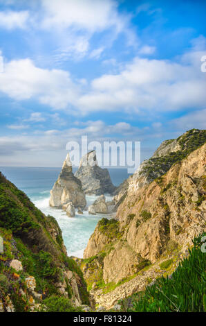 Dieses Hotel liegt im Naturpark Sintra-Cascais, Ursa Strand Stockfoto