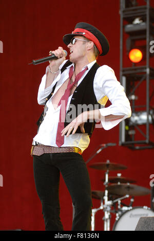 Derbyshire, UK. 8. Juni 2007. Datei-PIX: Scott Weiland von Velvet Revolver fotografiert Live auf der Bühne auf dem Download Festival 2007 - Tag eins in Donington Park, Derbyshire, UK 8. Juni 2007 Credit: Ben Rektor/Alamy Live-Nachrichten Stockfoto