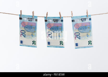 Überarbeitete zwanzig Euro Note 2015 in einem thread Stockfoto