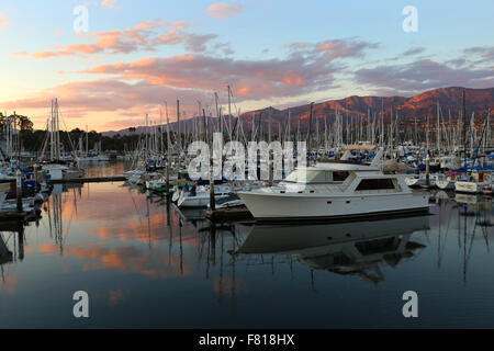 Santa Barbara Hafen bei Sonnenuntergang Stockfoto