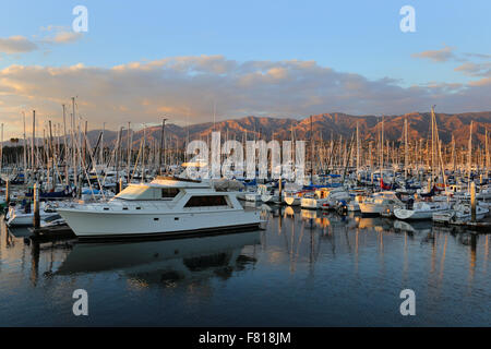 Santa Barbara Hafen bei Sonnenuntergang Stockfoto