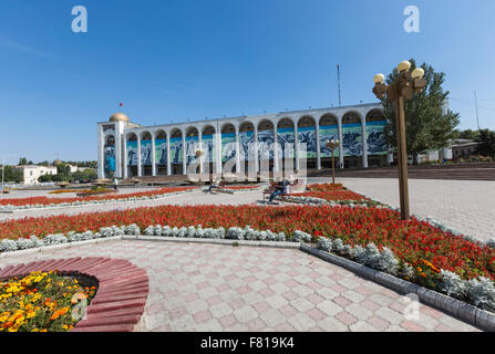 Bischkek, Kirgistan - 27. September 2015: Ala-Too-Platz. Bischkek ehemals Frunse, ist die Hauptstadt und die größte Stadt von der Ky Stockfoto