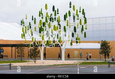 Paris, Frankreich. 29. November 2015. Der Wind-Baum ist auf dem Gelände des 2015 United Nations Climate Change Conference (COP 21) in Le Bourget auf den nördlichen Vororten von Paris, 29. November 2015 gesehen. © Zhou Lei/Xinhua/Alamy Live-Nachrichten Stockfoto