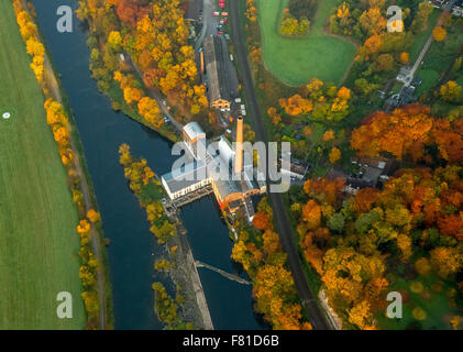 Herbststimmung, Kraftwerk Wasserkraftwerk Horster Mühle an der Ruhr, Essen, Ruhrgebiet, Nordrhein-Westfalen Stockfoto