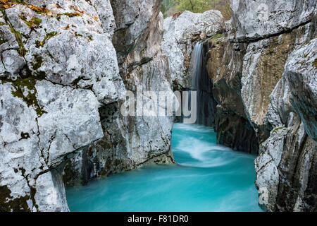 Wasserfall im Soča-Tal, Bovec, Soca Canyon, Nationalpark Triglav, Slowenien Stockfoto