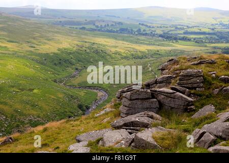 Mit Blick auf Tavy Spalten aus Ger Tor, Dartmoor, Devon, England, UK Stockfoto