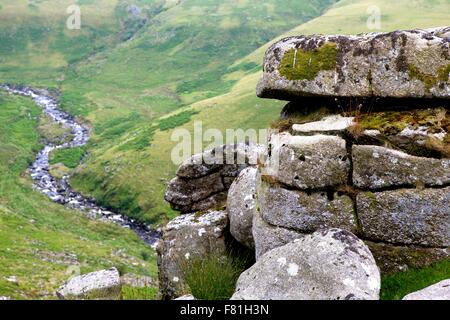 Mit Blick auf Tavy Spalten aus Ger Tor, Dartmoor, Devon. Stockfoto