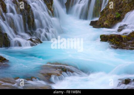 Bruarfoss ist ein schöner Wasserfall in den Golden Circle Island. Stockfoto