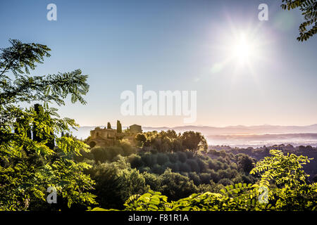 Sonnenaufgang in der Toskana. Sommer-Landschaft. Stockfoto