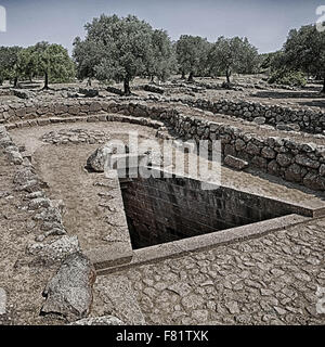 Der heiligen Brunnen und dem Tempel des Nuragico di Santa Cristina komplexes Stockfoto