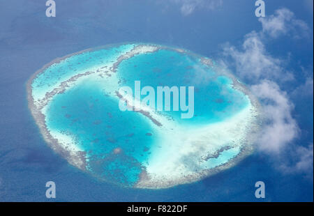 Luftaufnahme der Lagune auf den Malediven von einem Wasserflugzeug Stockfoto