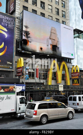 Fitz Henry Lane Malerei erscheint auf digitale Plakatwand in New York City Times Square während der Veranstaltung Kunst überall. Stockfoto