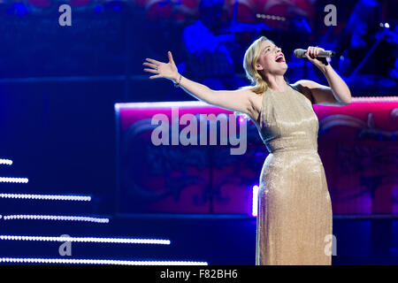 Caroline Sheen am Broadway in The Bay in das Wales Millennium Centre in Cardiff Stockfoto