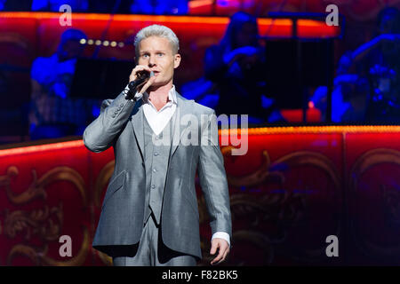 Rhydian Roberts am Broadway in The Bay in das Wales Millennium Centre in Cardiff Stockfoto