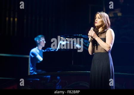 Lucie Jones am Broadway in The Bay in das Wales Millennium Centre in Cardiff Stockfoto