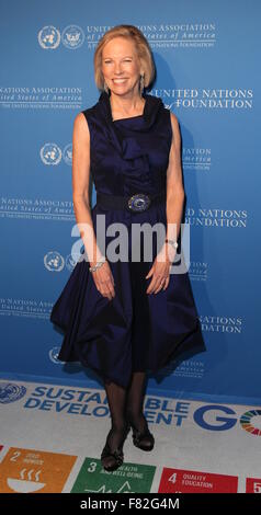 Global Leadership Awards in Gotham Hall - Ankünfte mit: Kathy Calvin wo: New York, New York, Vereinigte Staaten von Amerika als: 3. November 2015 Stockfoto