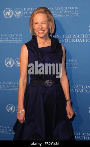 Global Leadership Awards in Gotham Hall - Ankünfte mit: Kathy Calvin wo: New York, New York, Vereinigte Staaten von Amerika als: 3. November 2015 Stockfoto