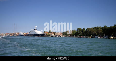 Super-Yacht Octopus in Venedig Stockfoto